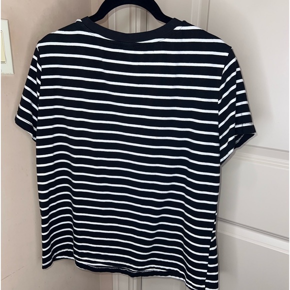 Black and white stripe tee Red Heart 38” w x 22” length large comfy t-shirt - Picture 3 of 4